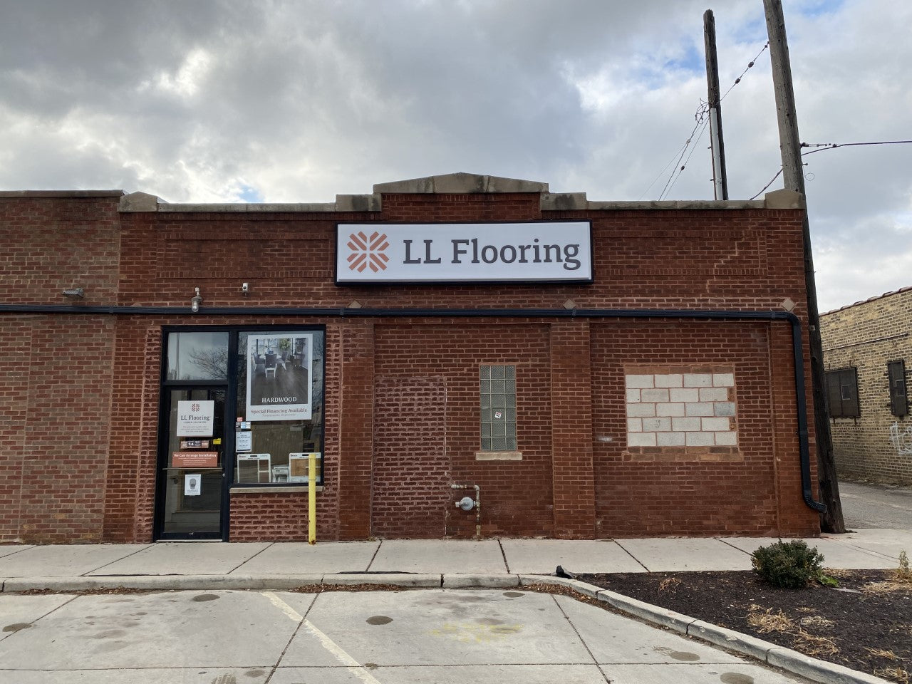 LL Flooring - Store Closing Soon